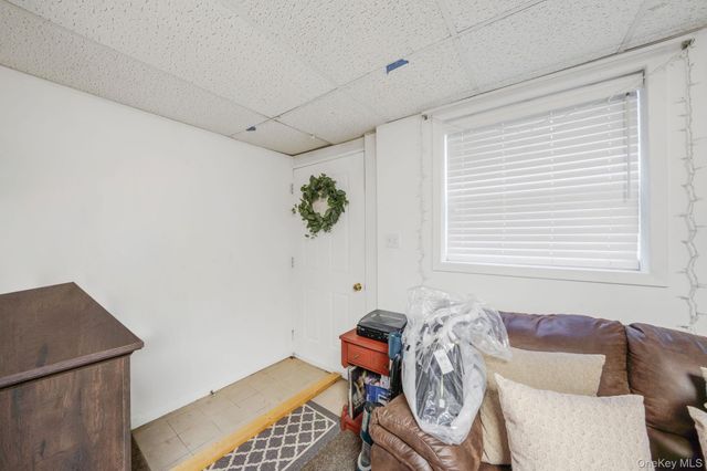 222 Jamaica Avenue, Medford, NY 11763