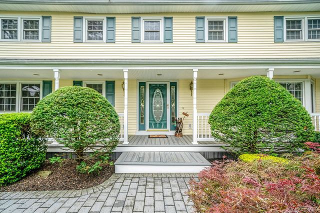 222 Jamaica Avenue, Medford, NY 11763