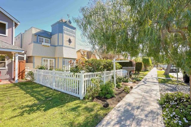 733 H Avenue, Coronado, CA 92118
