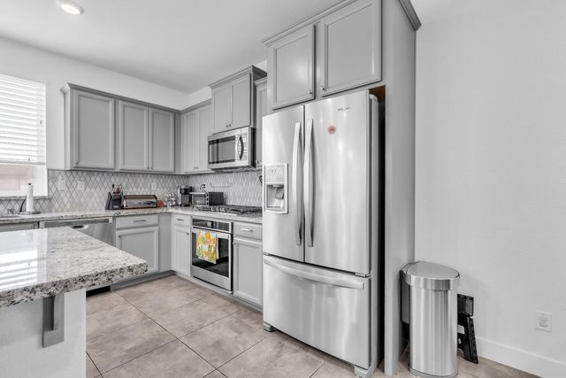 1653 Lion, Rocklin, CA 95765