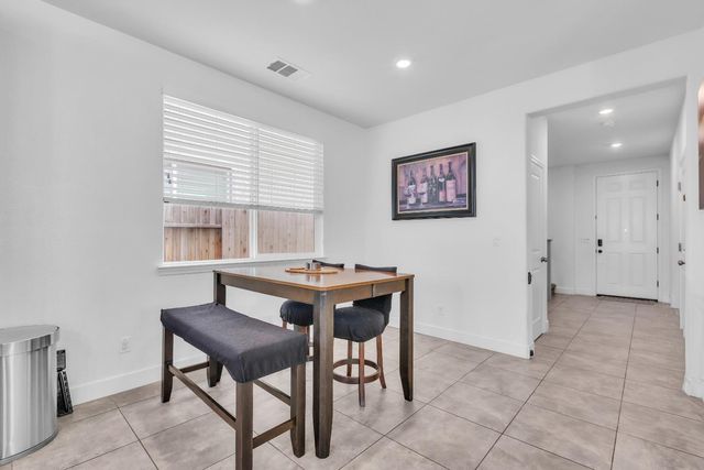 1653 Lion, Rocklin, CA 95765
