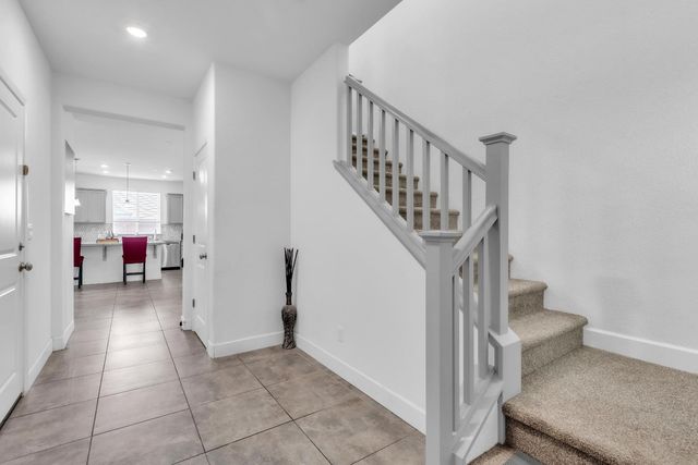 1653 Lion, Rocklin, CA 95765