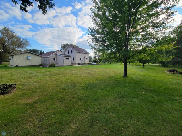 551 Wall Avenue, Horace, ND 58047