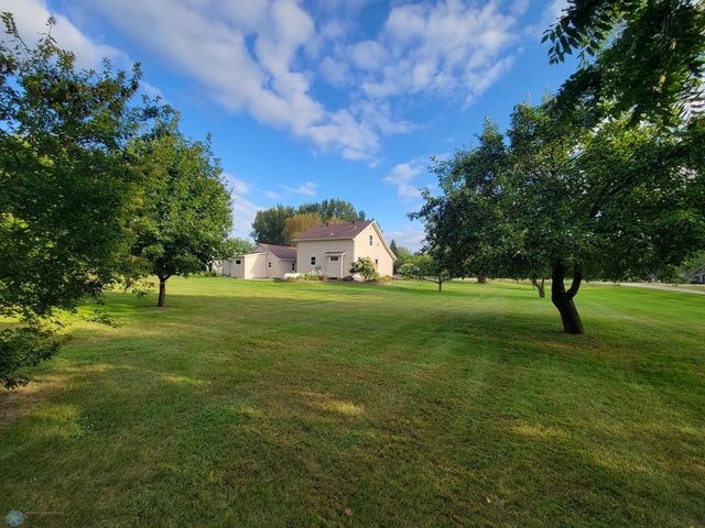 551 Wall Avenue, Horace, ND 58047