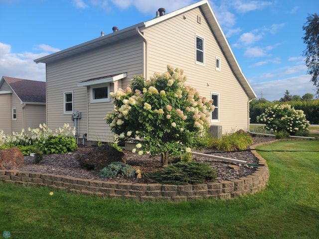 551 Wall Avenue, Horace, ND 58047