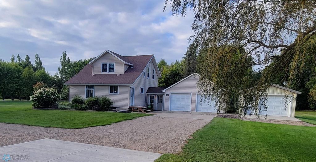 551 Wall Avenue, Horace, ND 58047