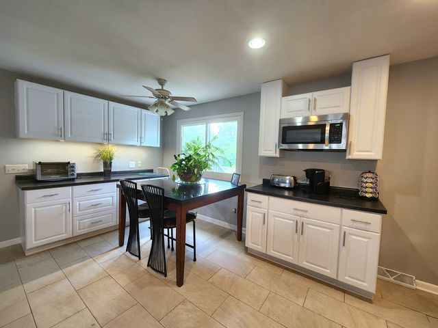 2412 DURNESS Court, Crest Hill, IL 60403