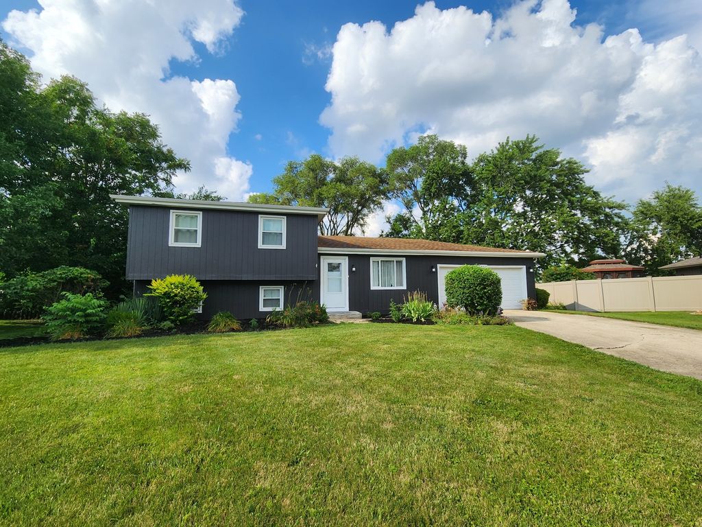 2412 DURNESS Court, Crest Hill, IL 60403