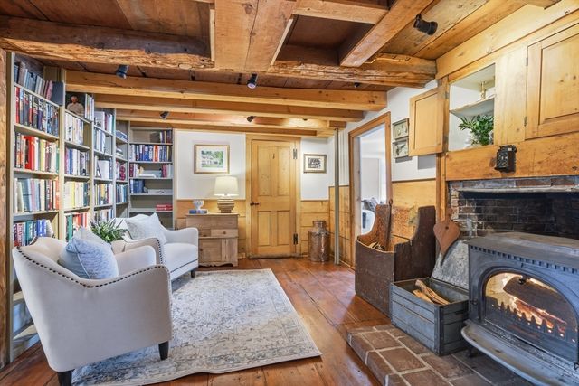 105 Lexington Rd, Concord, MA 01742