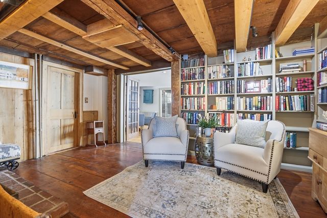 105 Lexington Rd, Concord, MA 01742