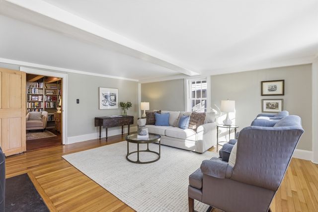 105 Lexington Rd, Concord, MA 01742