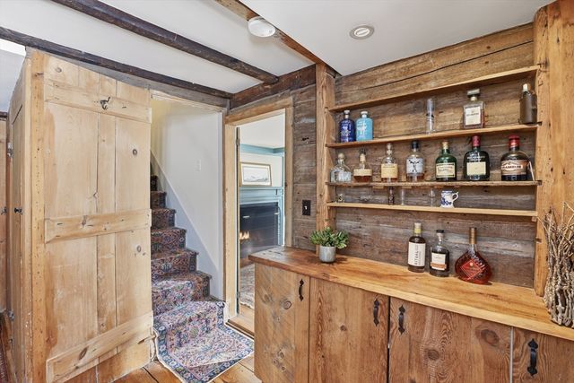 105 Lexington Rd, Concord, MA 01742