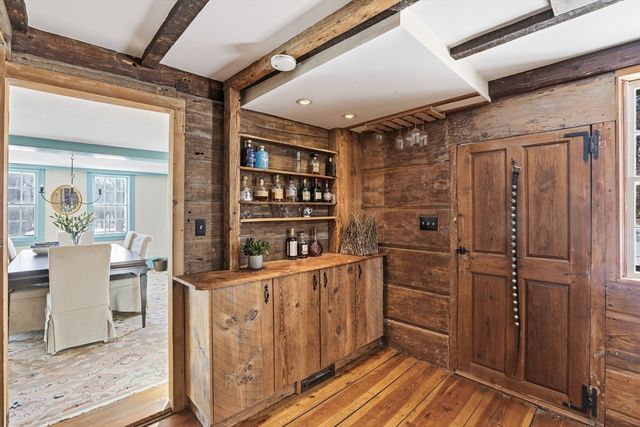 105 Lexington Rd, Concord, MA 01742