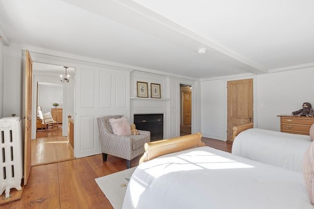 105 Lexington Rd, Concord, MA 01742