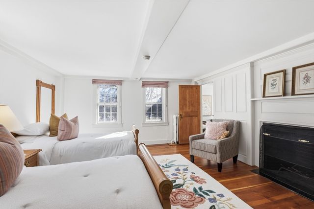 105 Lexington Rd, Concord, MA 01742