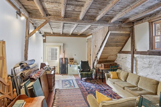 105 Lexington Rd, Concord, MA 01742