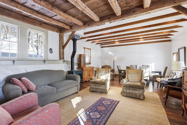 105 Lexington Rd, Concord, MA 01742