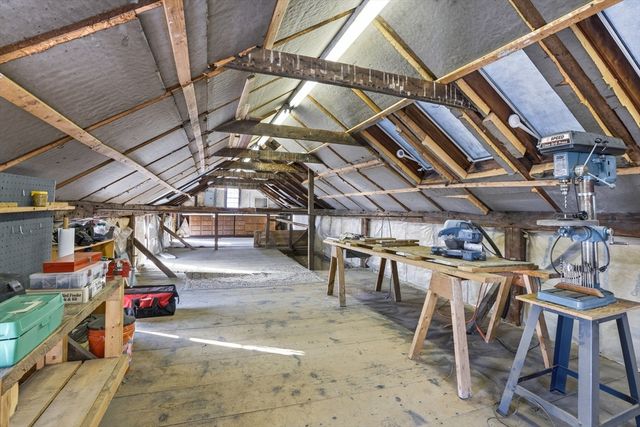 105 Lexington Rd, Concord, MA 01742