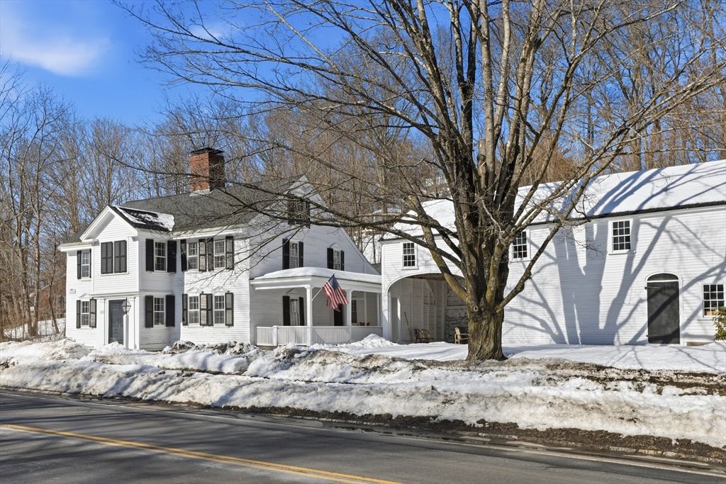 105 Lexington Rd, Concord, MA 01742