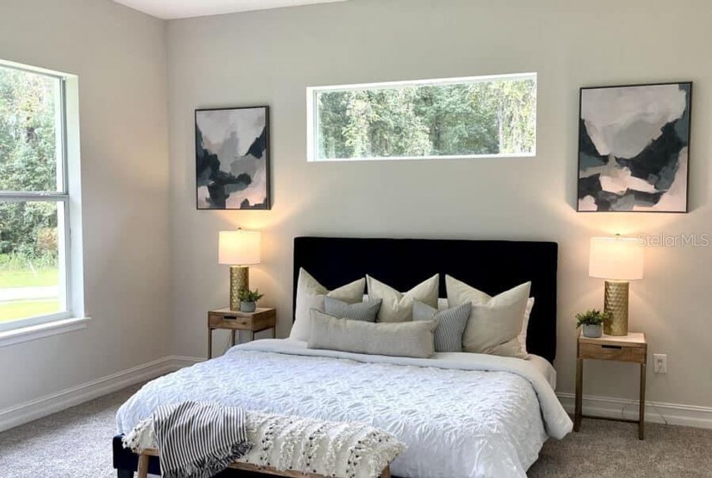 Image 5 of property listing at 8290 NW 17TH CIRCLE, Ocala, FL 34475