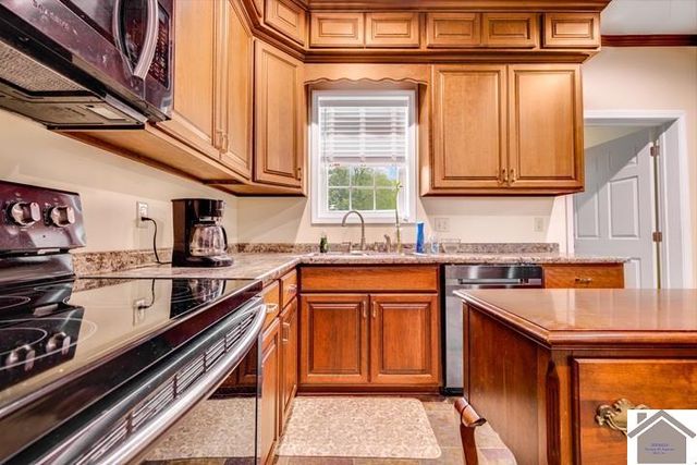 2616 ST RT 440, Mayfield, KY 42066