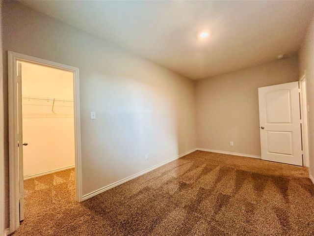 401 Liberty Meadows DR, Liberty Hill, TX 78642