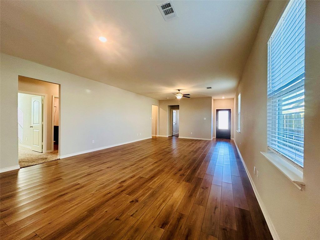 401 Liberty Meadows DR, Liberty Hill, TX 78642