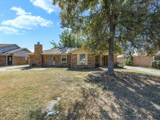 2408 Ventura Drive, Arlington, TX 76015
