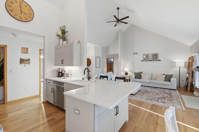 1115 Riverway COURT, Pewaukee, WI 53072