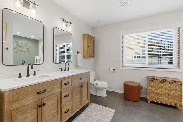 1115 Riverway COURT, Pewaukee, WI 53072