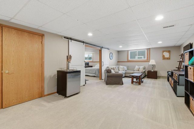 1115 Riverway COURT, Pewaukee, WI 53072