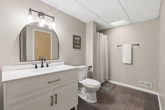 1115 Riverway COURT, Pewaukee, WI 53072