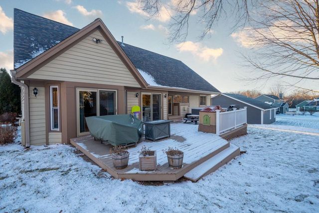 1115 Riverway COURT, Pewaukee, WI 53072