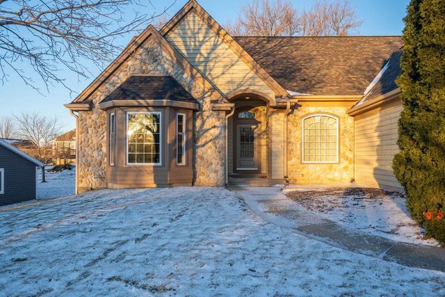 1115 Riverway COURT, Pewaukee, WI 53072
