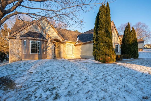 1115 Riverway COURT, Pewaukee, WI 53072