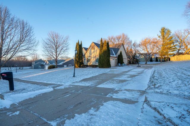 1115 Riverway COURT, Pewaukee, WI 53072