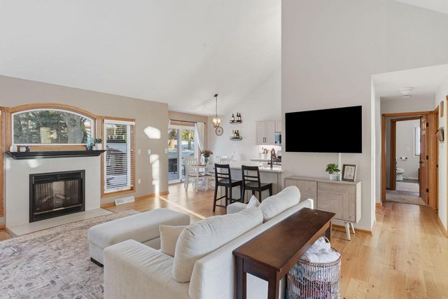 1115 Riverway COURT, Pewaukee, WI 53072