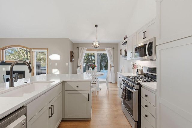 1115 Riverway COURT, Pewaukee, WI 53072