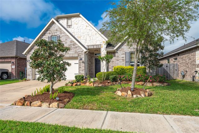 1851 Belle Place, Alvin, TX 77511