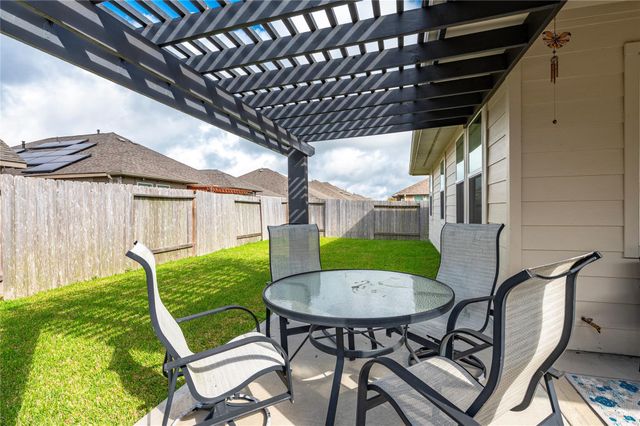1851 Belle Place, Alvin, TX 77511
