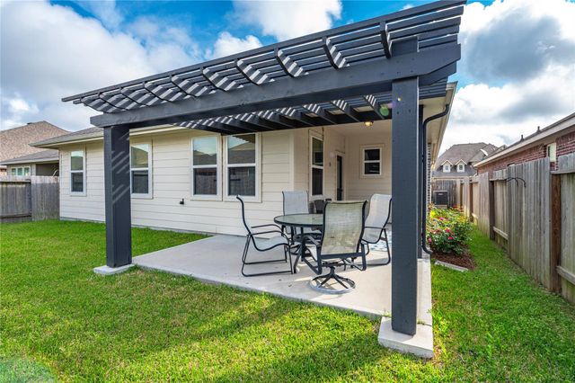 1851 Belle Place, Alvin, TX 77511