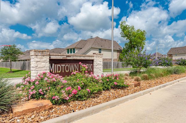 1851 Belle Place, Alvin, TX 77511