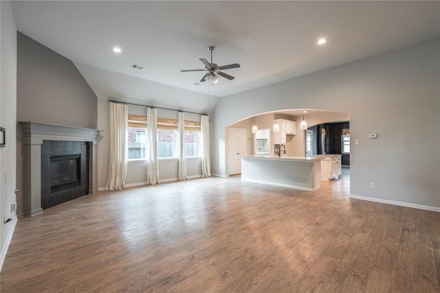 1851 Belle Place, Alvin, TX 77511