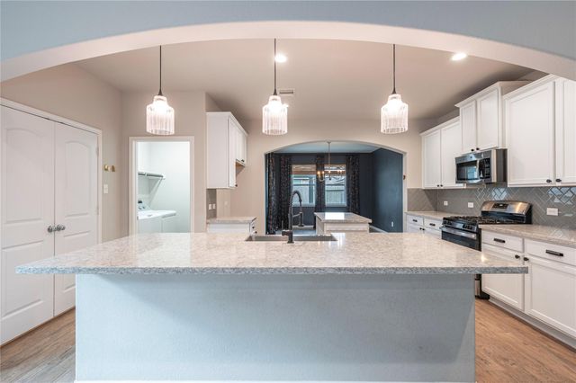 1851 Belle Place, Alvin, TX 77511