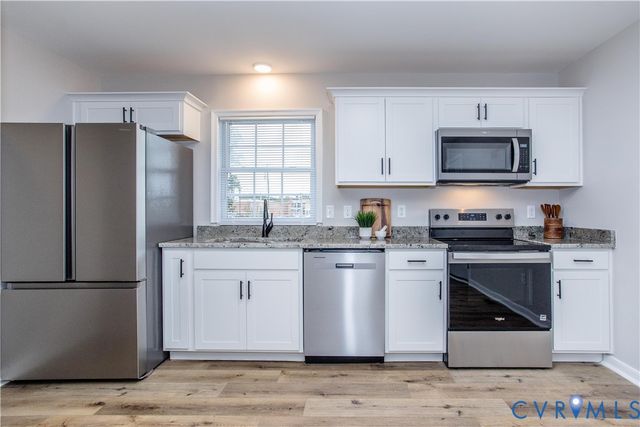 900 Cedar St, Hopewell, VA 23860