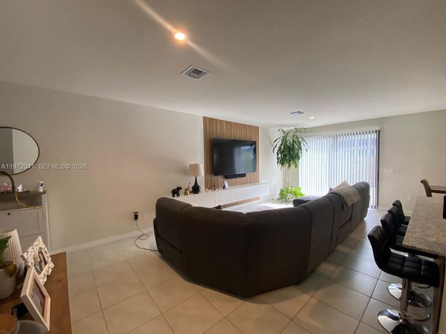 10820 SW 232nd Ter 11820, Homestead, FL 33032