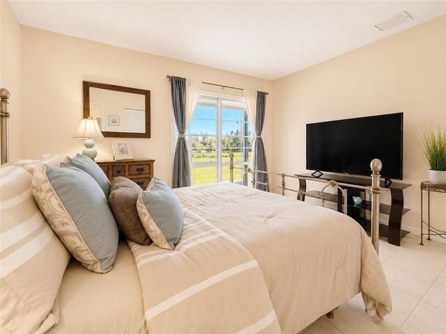 55 WOODLAND Drive 206, Vero Beach, FL 32962