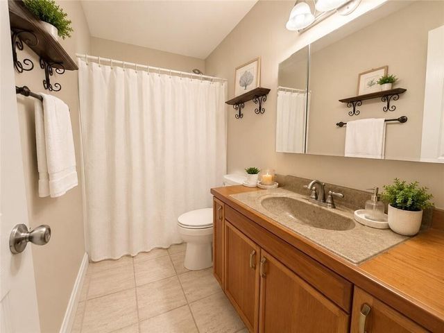 55 WOODLAND Drive 206, Vero Beach, FL 32962