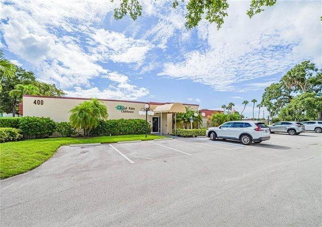 55 WOODLAND Drive 206, Vero Beach, FL 32962