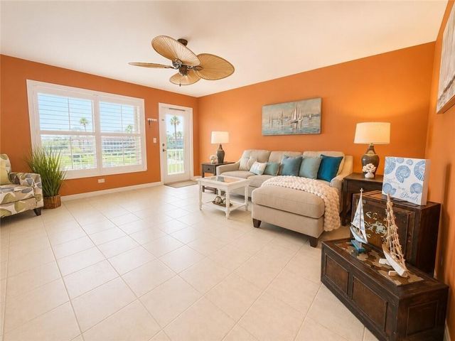 55 WOODLAND Drive 206, Vero Beach, FL 32962